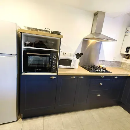 Mitoyenne Avec Piscine Et Parking Pour 4 Personnes - Fr-1-607-189 וילה *