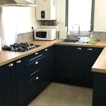 Mitoyenne Avec Piscine Et Parking Pour 4 Personnes - Fr-1-607-189 אגדה