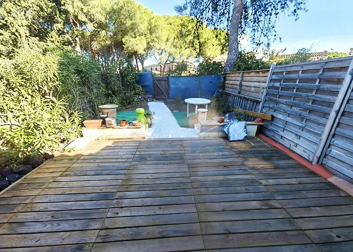 Mitoyenne Avec Piscine Et Parking Pour 4 Personnes - Fr-1-607-189 Villa Agde